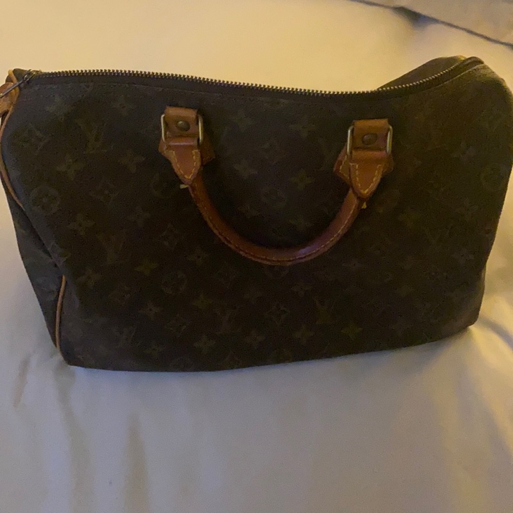 Used 100 % authentic Louis Vuitton